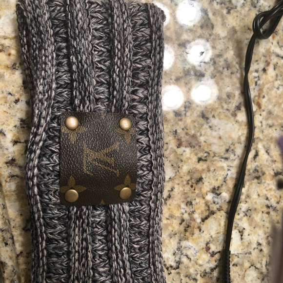 Beautiful charcoal hand band - Picture 1 of 3